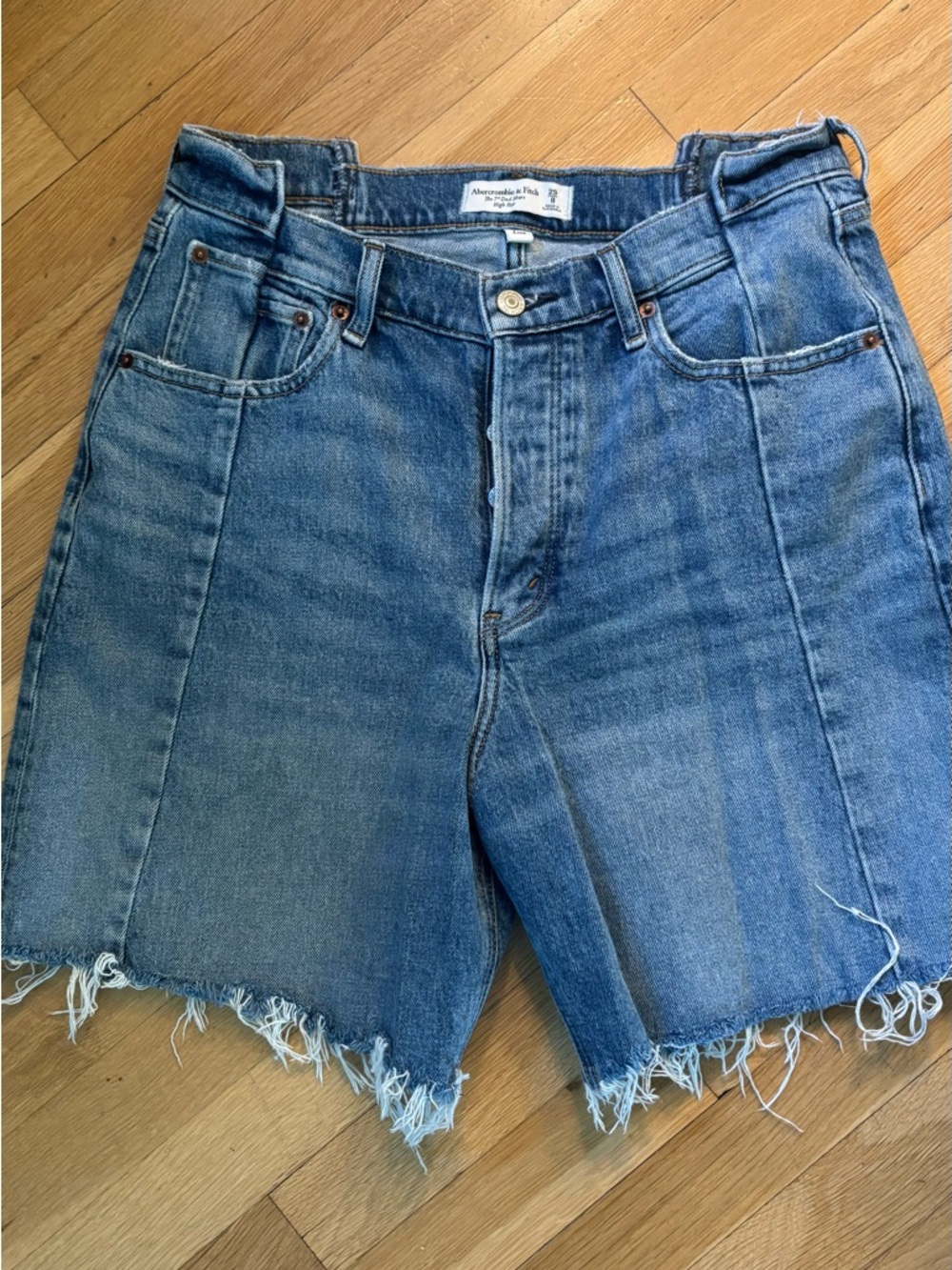 Abercrombie & Fitch “The 7” High Rise Dad Short”